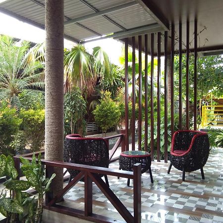 Lawaka Hotel Ampana Εξωτερικό φωτογραφία